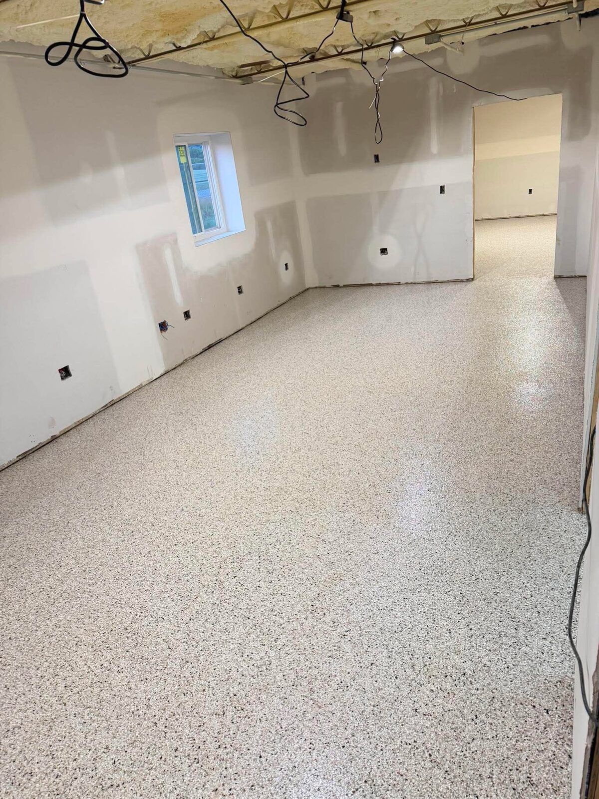 Light flake floor in bright room